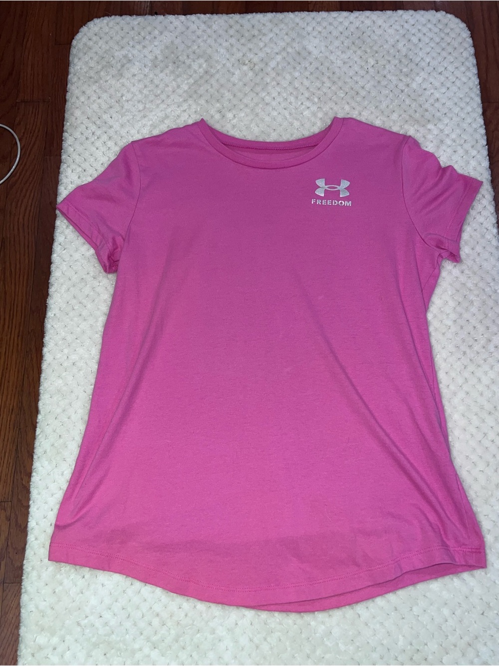 Under Armour Girls' Pink Freedom Short Sleeve Tee Y Large